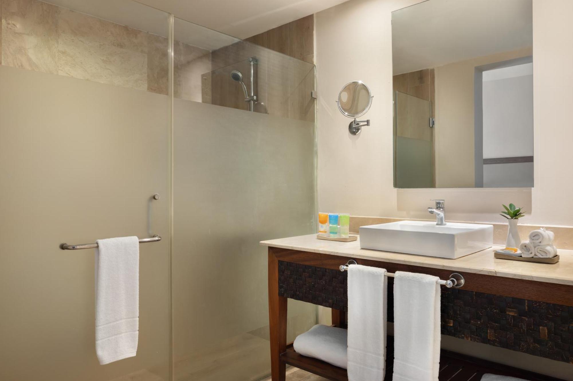 Sun Club 2 bedroom Family Suite Ocean Front